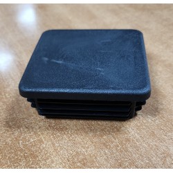 TAPPO PLASTICA ALETTATO NERO MM.80 X 80