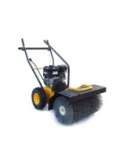 MACCHINA A MOTORE PER LA MANUTENZIONE DEI CAMPI IN ERBA SINTETICA